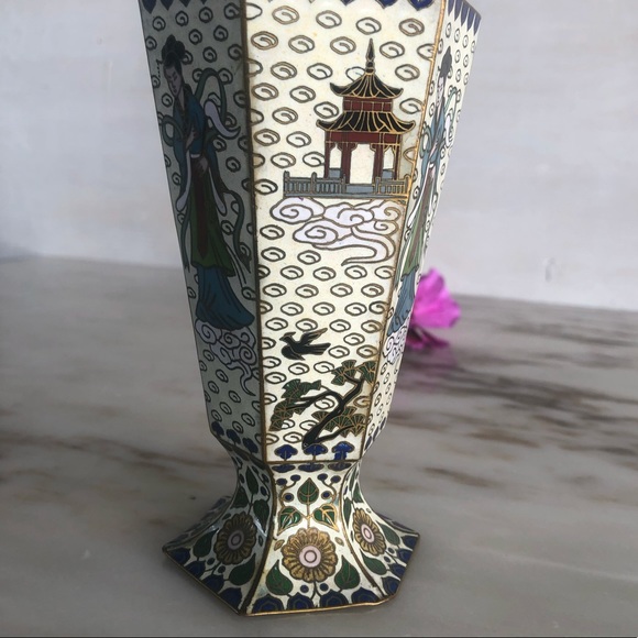 SOLD Vintage | Small Enamel Cloisonne Vase - Picture 4 of 11
